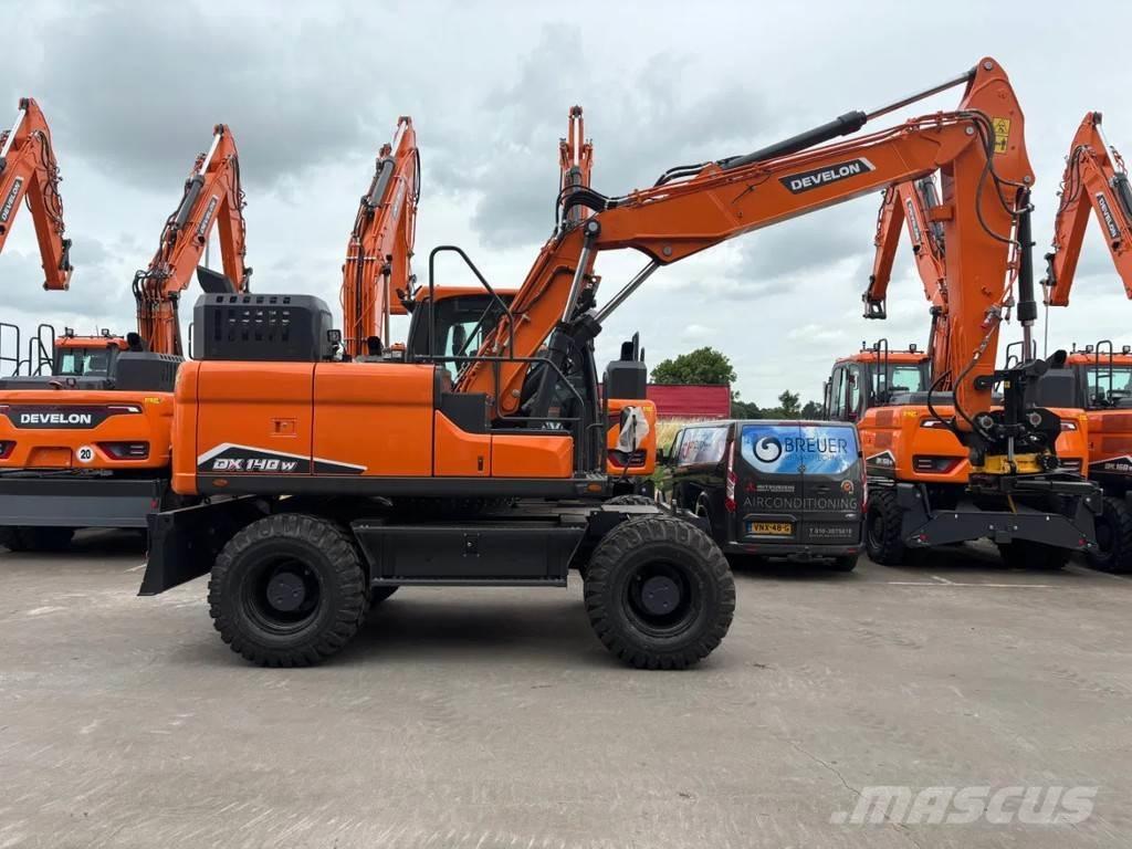 Develon DX140W-7 Escavadoras de rodas