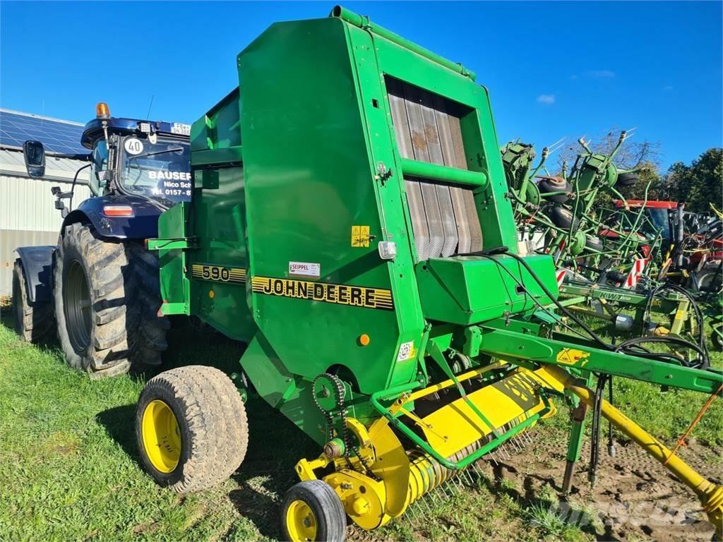 John Deere 590 Enfardadeira de rolos