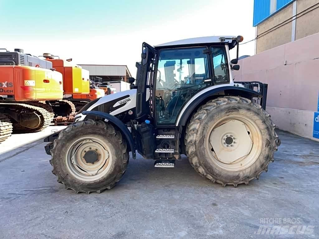 Valtra G115 Tratores Agrícolas usados