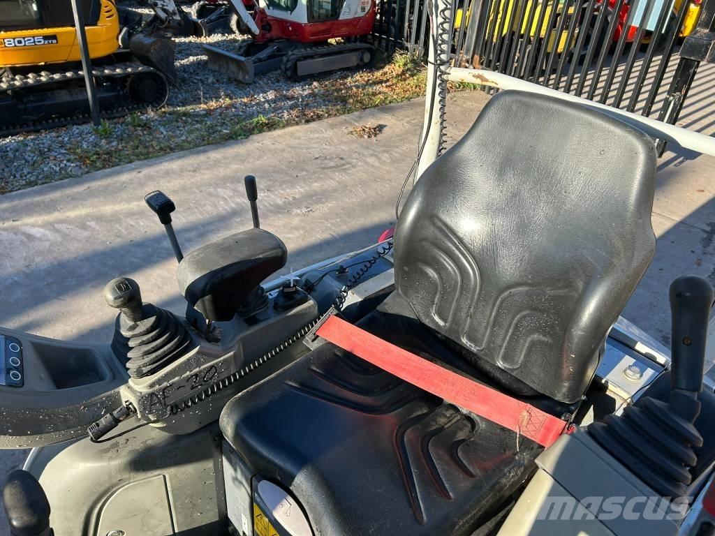 Takeuchi TB 216 Mini Escavadoras <7t