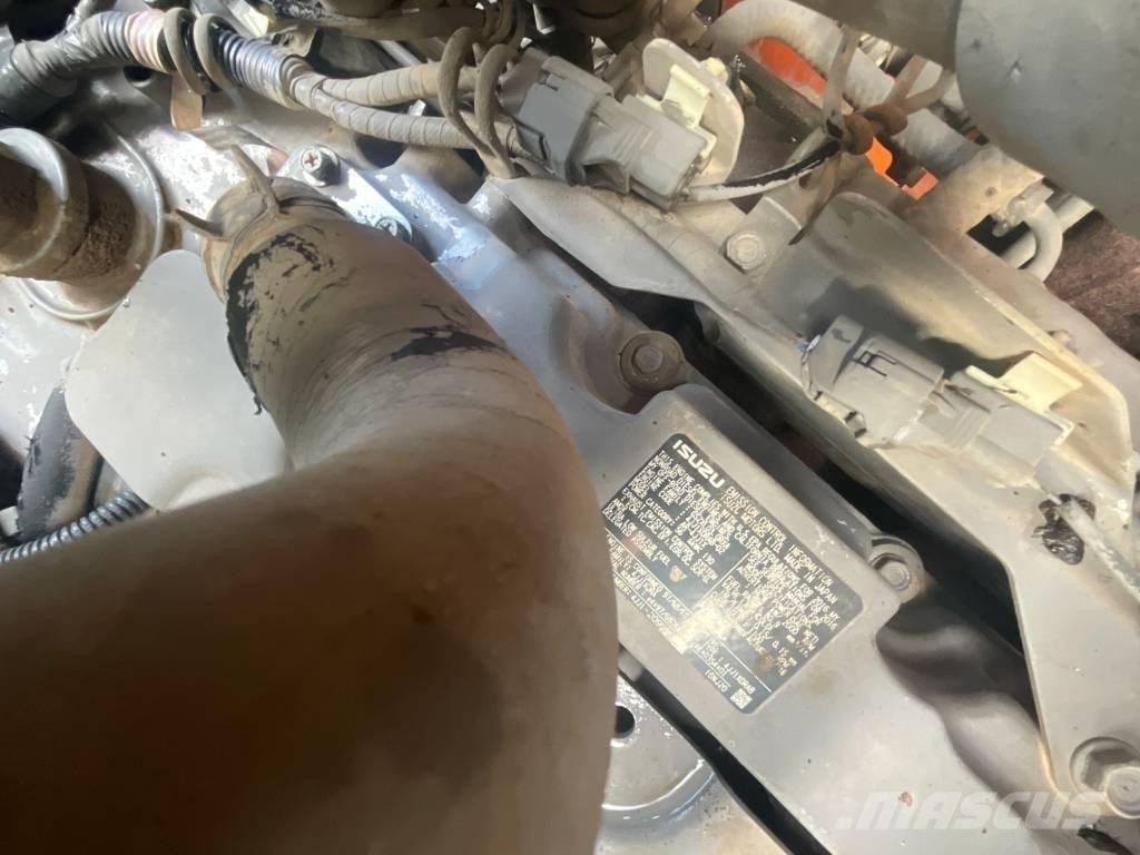 Hitachi ZX 135 US-6 Escavadoras de rastos