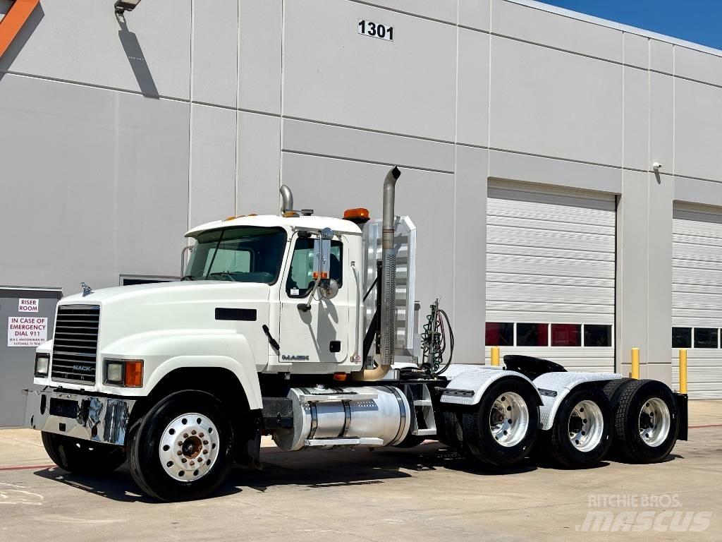 Mack CHU 613 Tractores (camiões)
