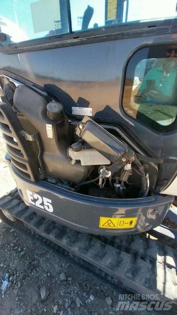 Bobcat E 25 Mini Escavadoras <7t