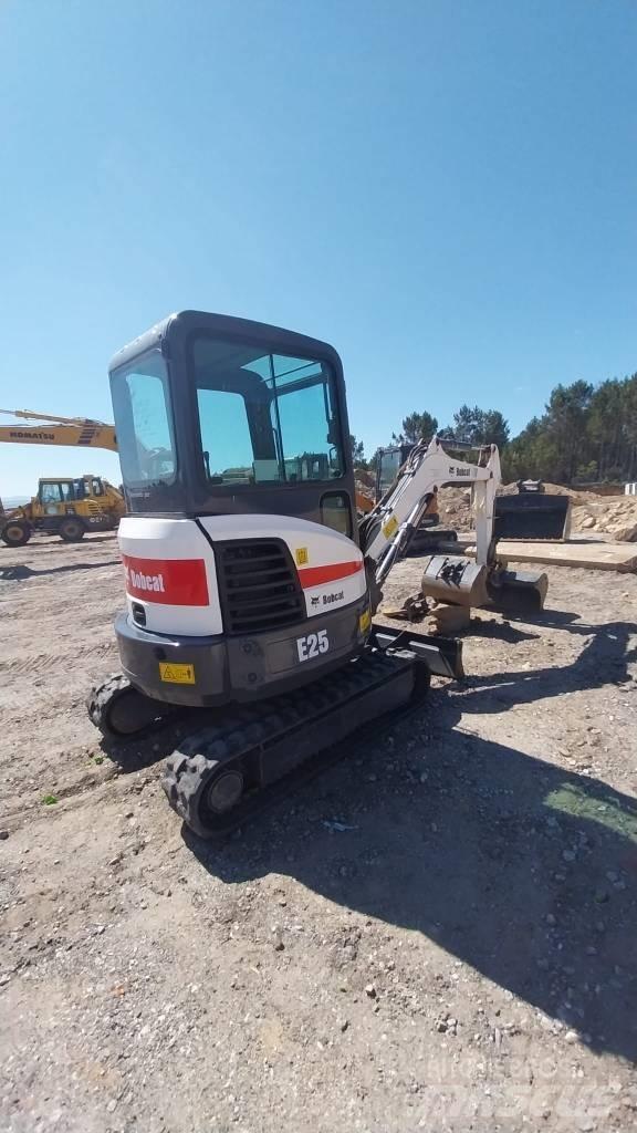 Bobcat E 25 Mini Escavadoras <7t