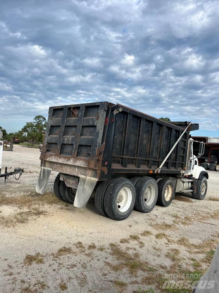 Mack Granite Camiões basculantes