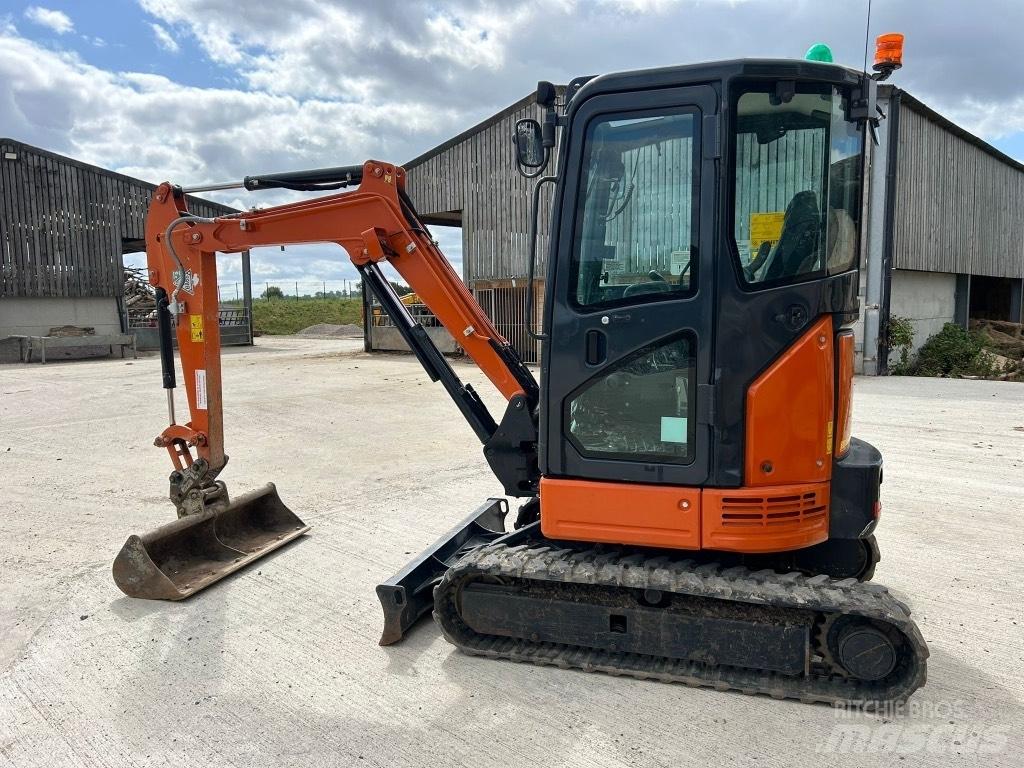 Hitachi ZX 26 U-6 Mini Escavadoras <7t