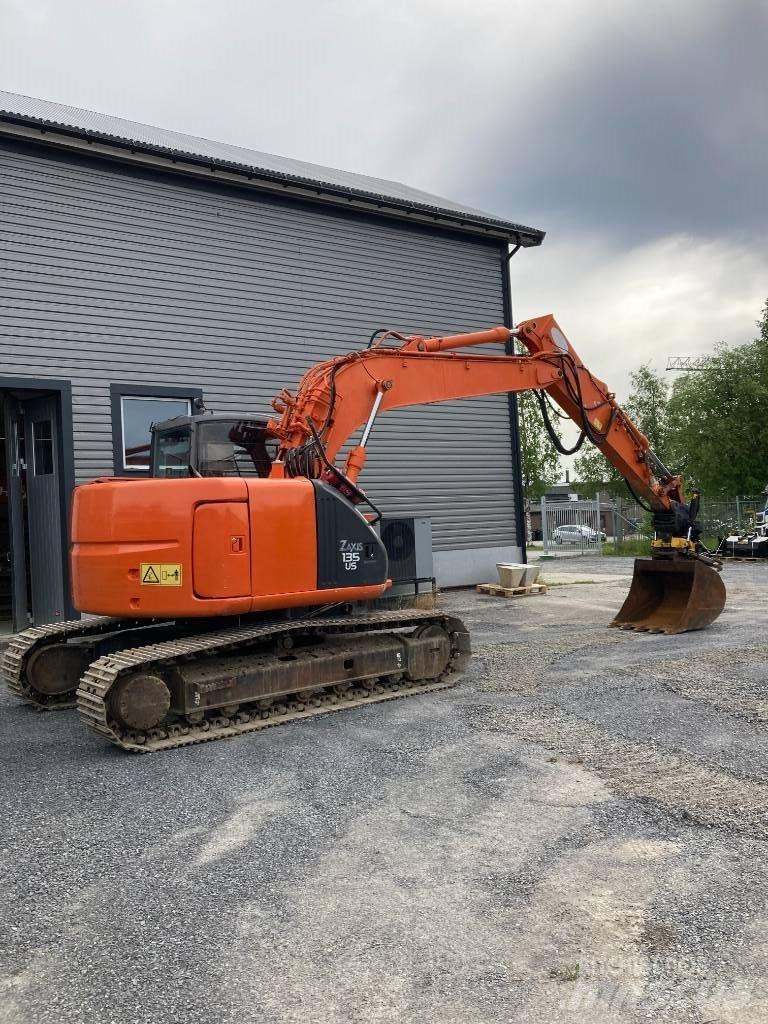 Hitachi ZX 135 Escavadoras de rastos