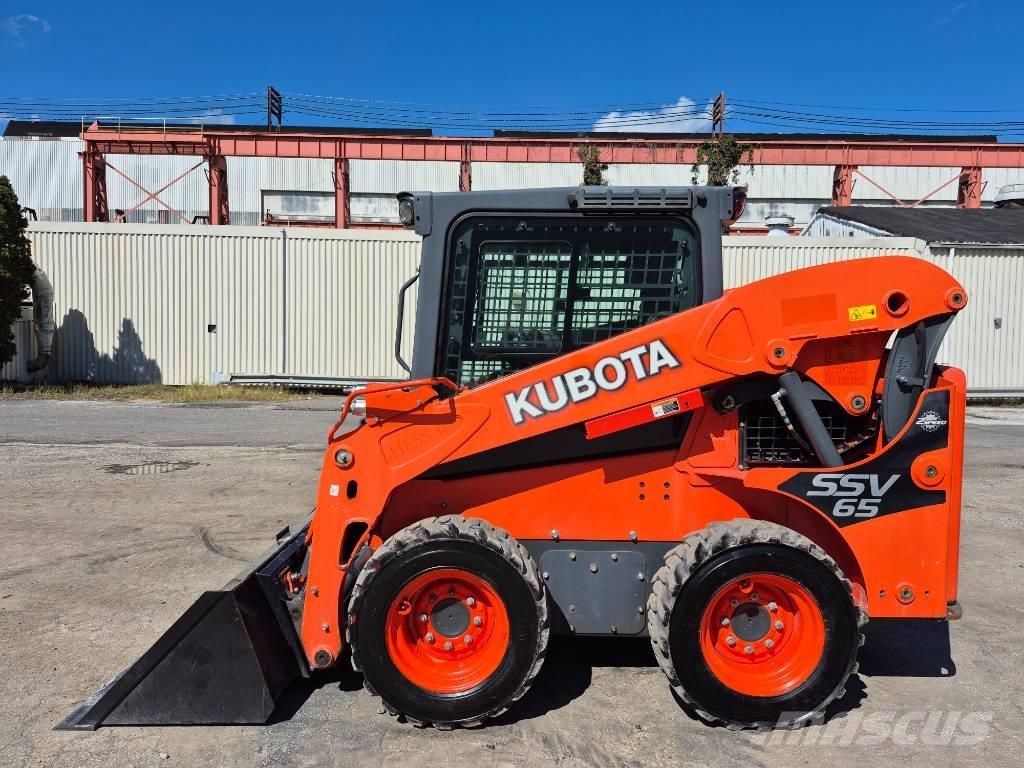 Kubota SSV 65 Carregadoras de direcção deslizante