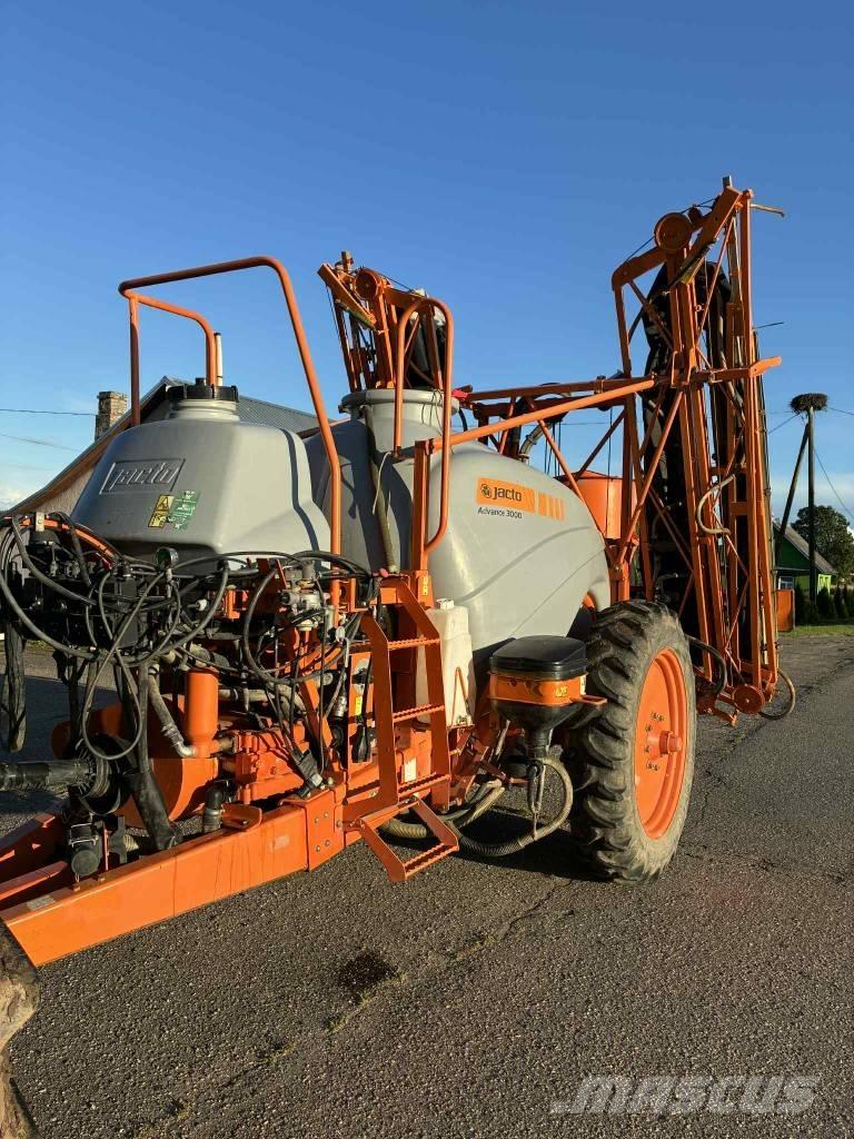 Jacto ADVANCE 3000 Pulverizadores rebocados