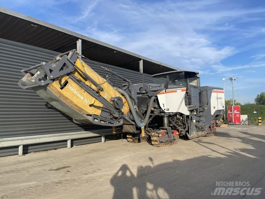 Wirtgen W 220 FI Fresadoras de asfalto