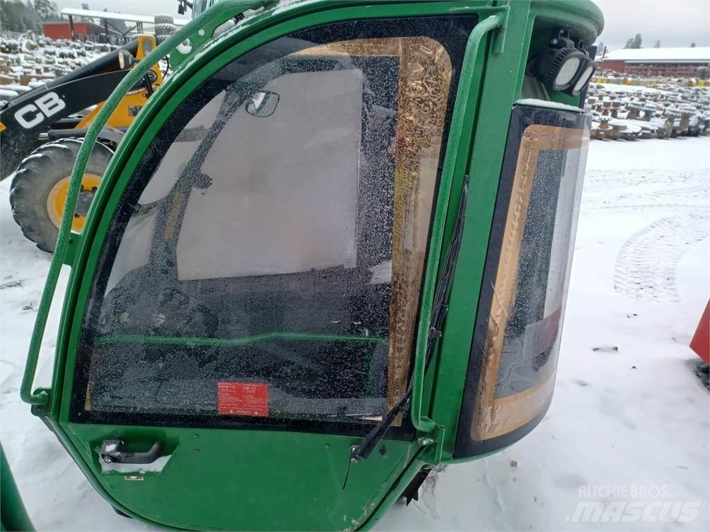 John Deere 1210e Cabines e interior