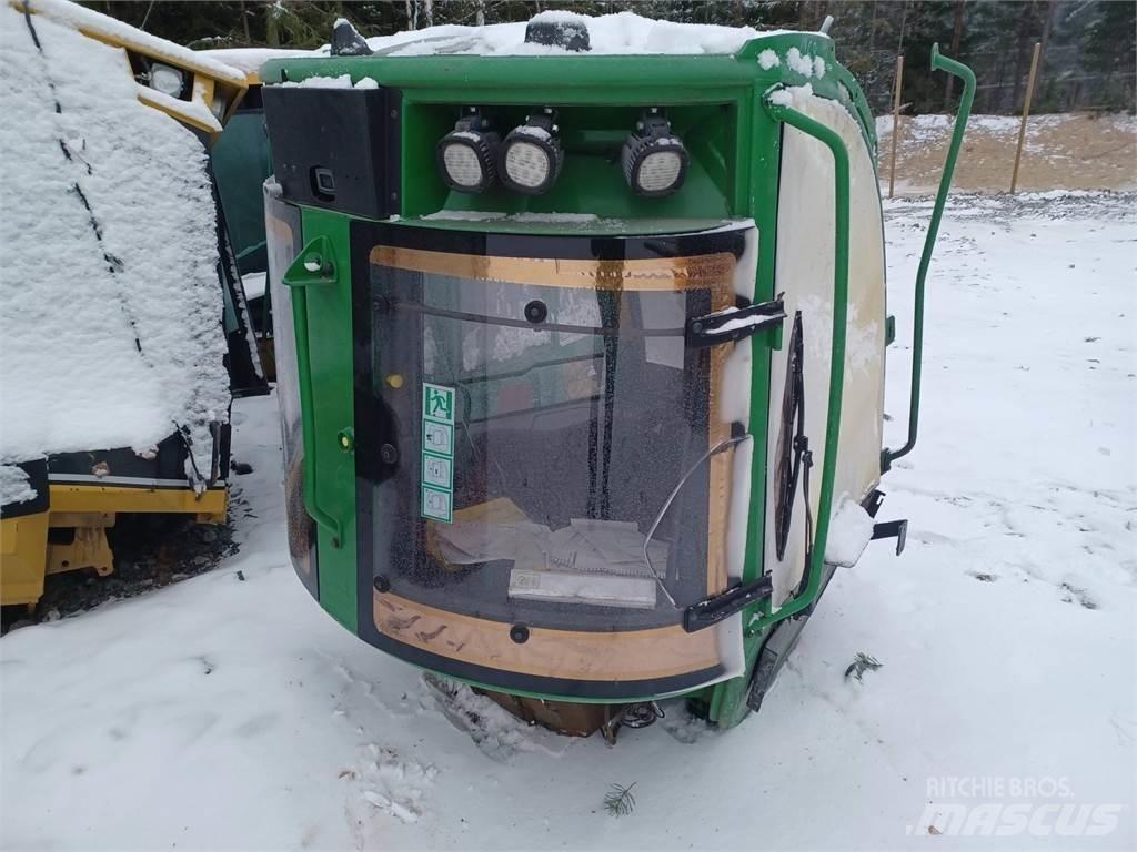 John Deere 1210e Cabines e interior