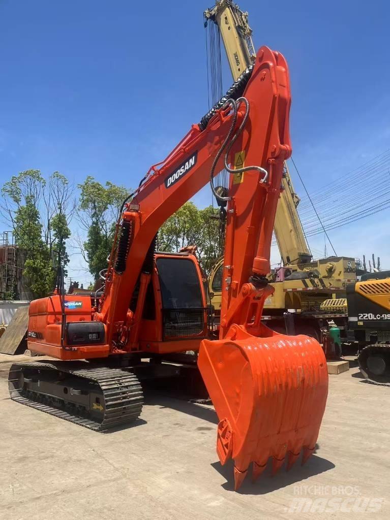 Doosan DX 140 LC Escavadoras de rastos