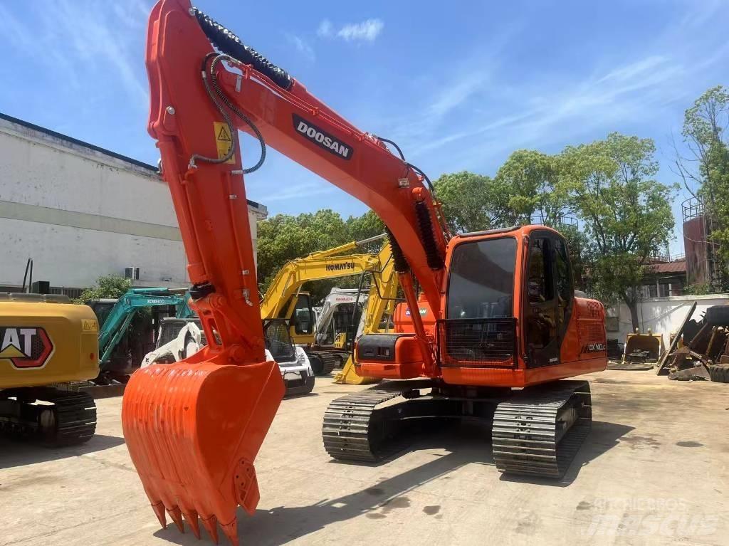 Doosan DX 140 LC Escavadoras de rastos