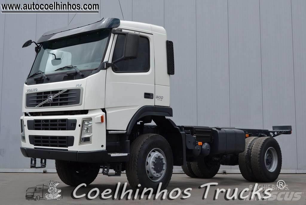Volvo Fm 300  4x4 Camiões de chassis e cabine