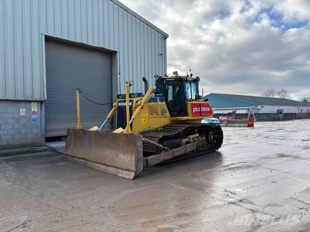Komatsu D65PX-18E0 Dozers - Tratores rastos