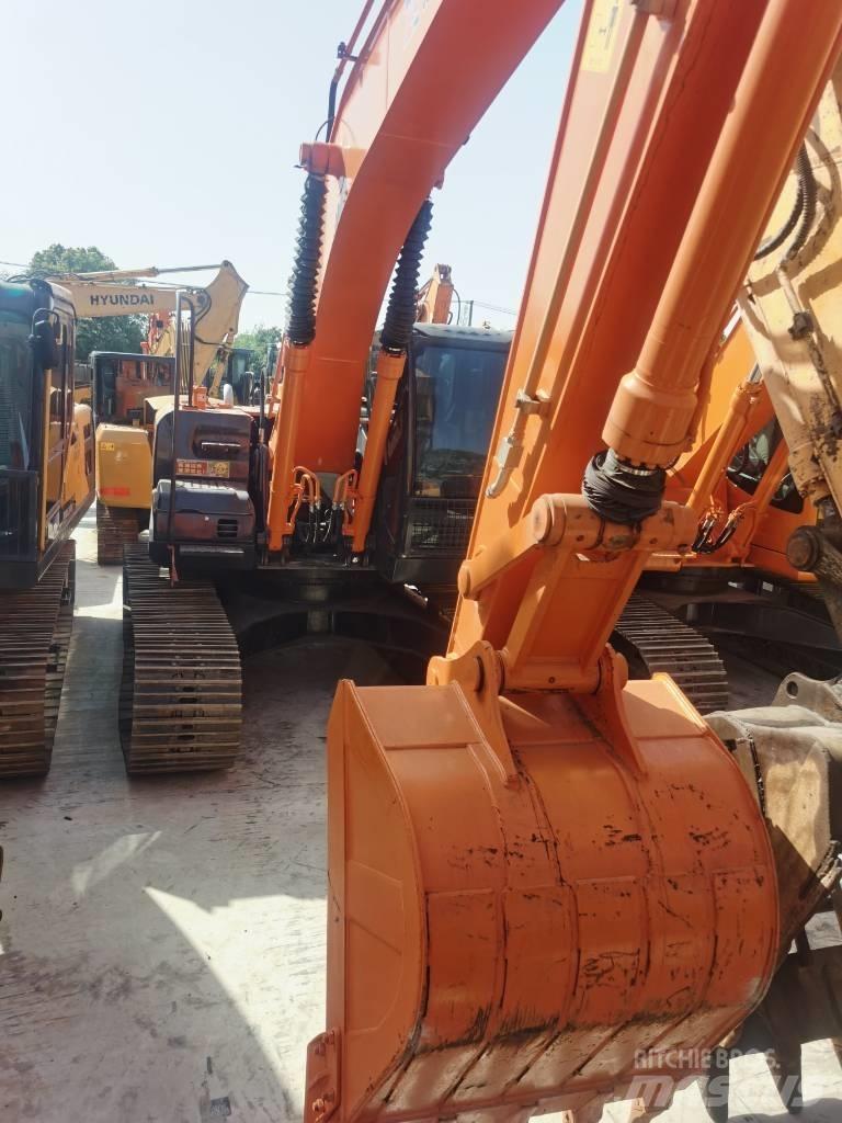 Hitachi ZX 210 Escavadoras de rastos