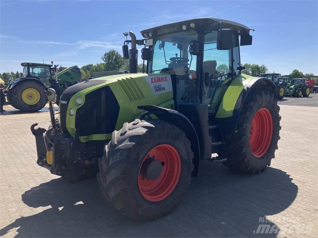 CLAAS Arion 640 Tratores Agrícolas usados