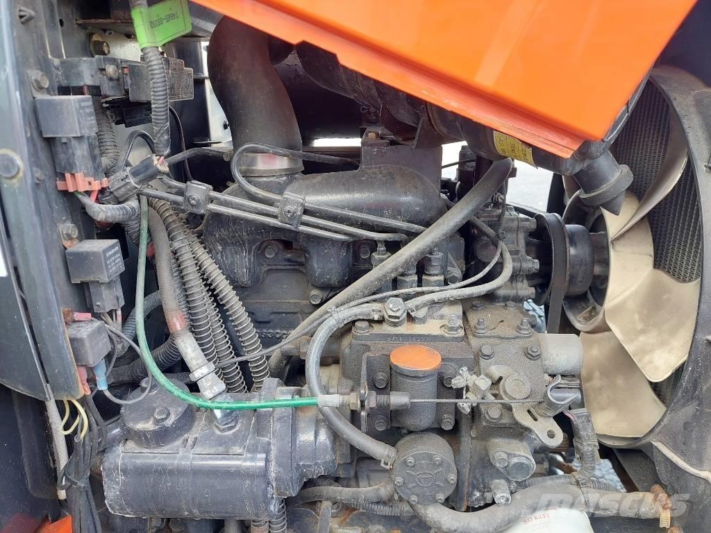 Kioti CK 2810 HST Tractores compactos