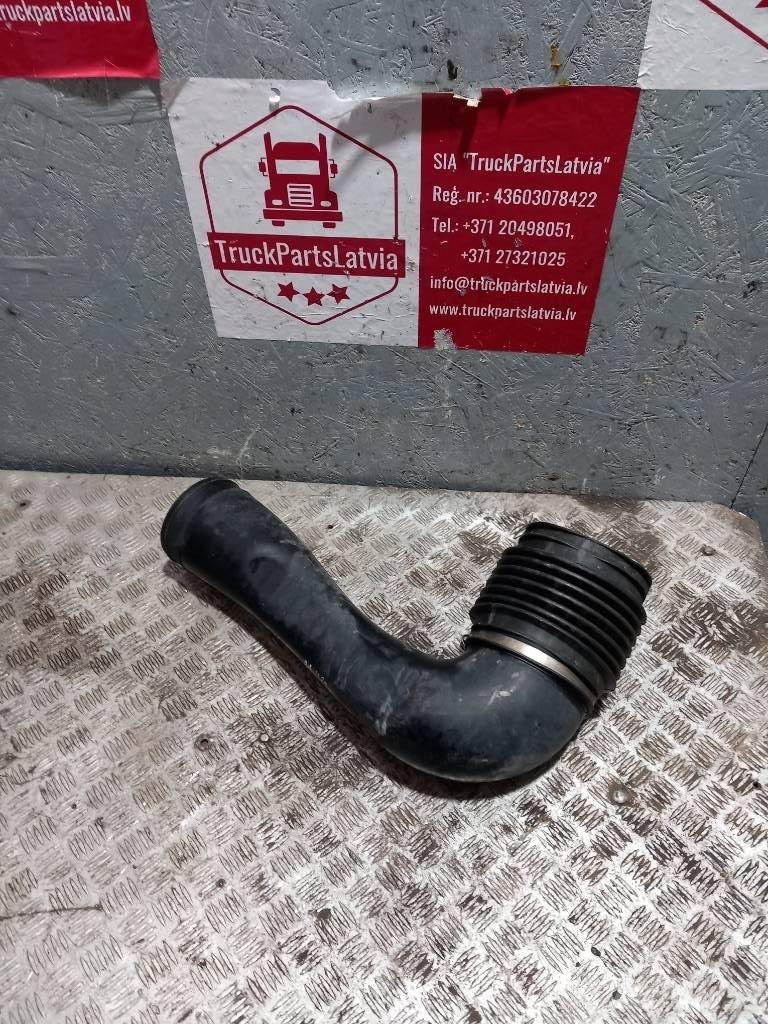 MAN TGX  81082010490 Cabines e interior