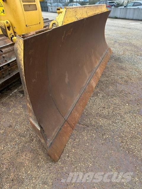 Komatsu D 61 PXI-23 Dozers - Tratores rastos