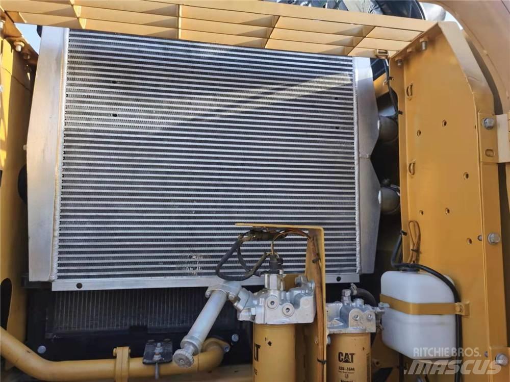 CAT 326D Escavadoras de rastos