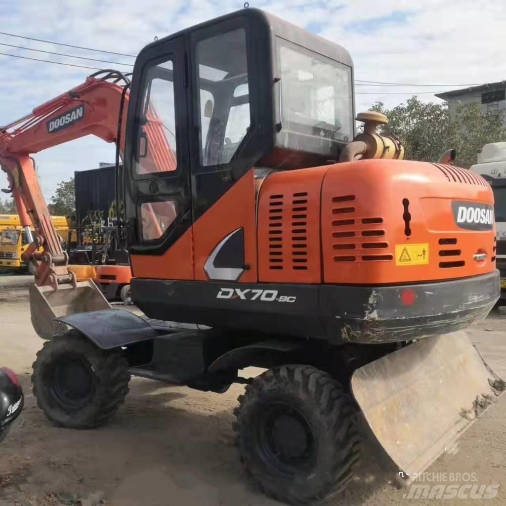 Doosan DX70W-9C Escavadoras de rodas