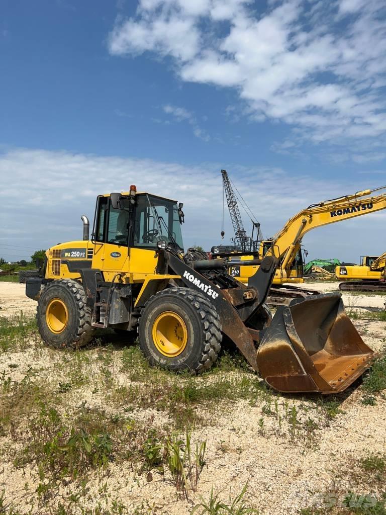 Komatsu WA 250 PZ-6 Pás carregadoras de rodas