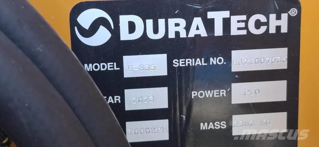 Haybuster H-835 Cortadores, moinhos e desenroladores de fardos