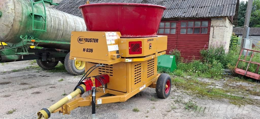 Haybuster H-835 Cortadores, moinhos e desenroladores de fardos