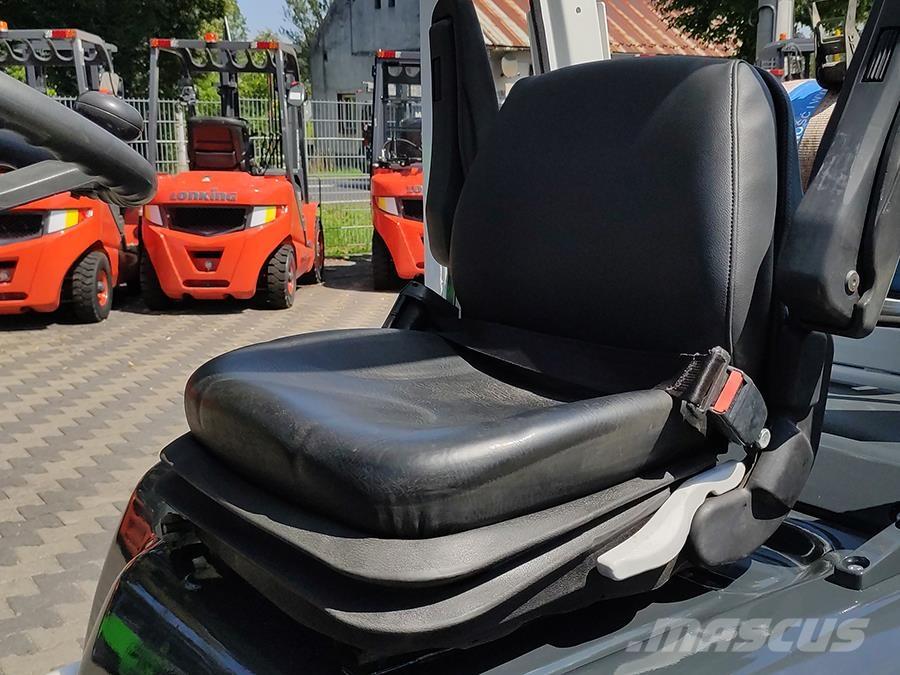 Nissan U1D2A25LH Empilhadores a gás