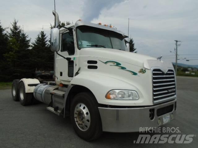 Mack CXU 613 Tractores (camiões)