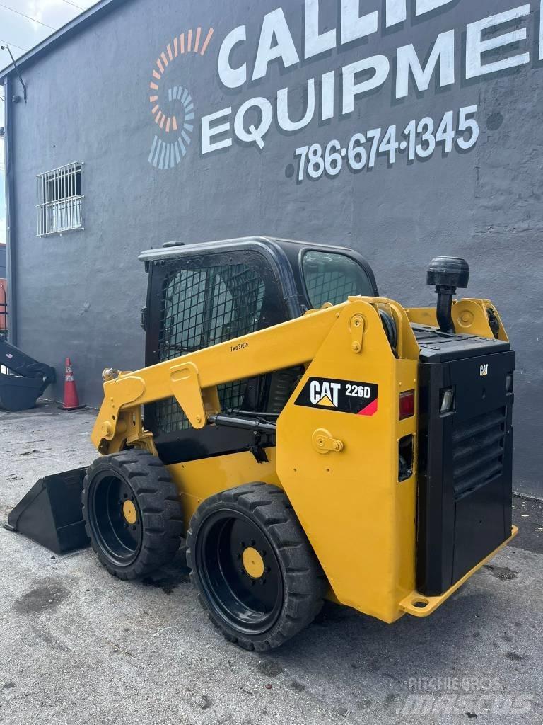 CAT 226 D Carregadoras de direcção deslizante