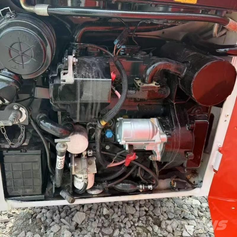 Bobcat S 70 Carregadoras de direcção deslizante