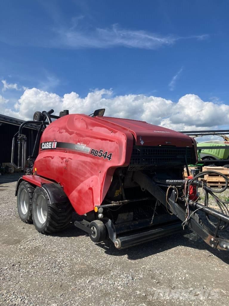 Case IH RB 544 Enfardadeira de rolos