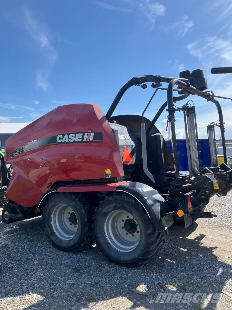 Case IH RB 544 Enfardadeira de rolos