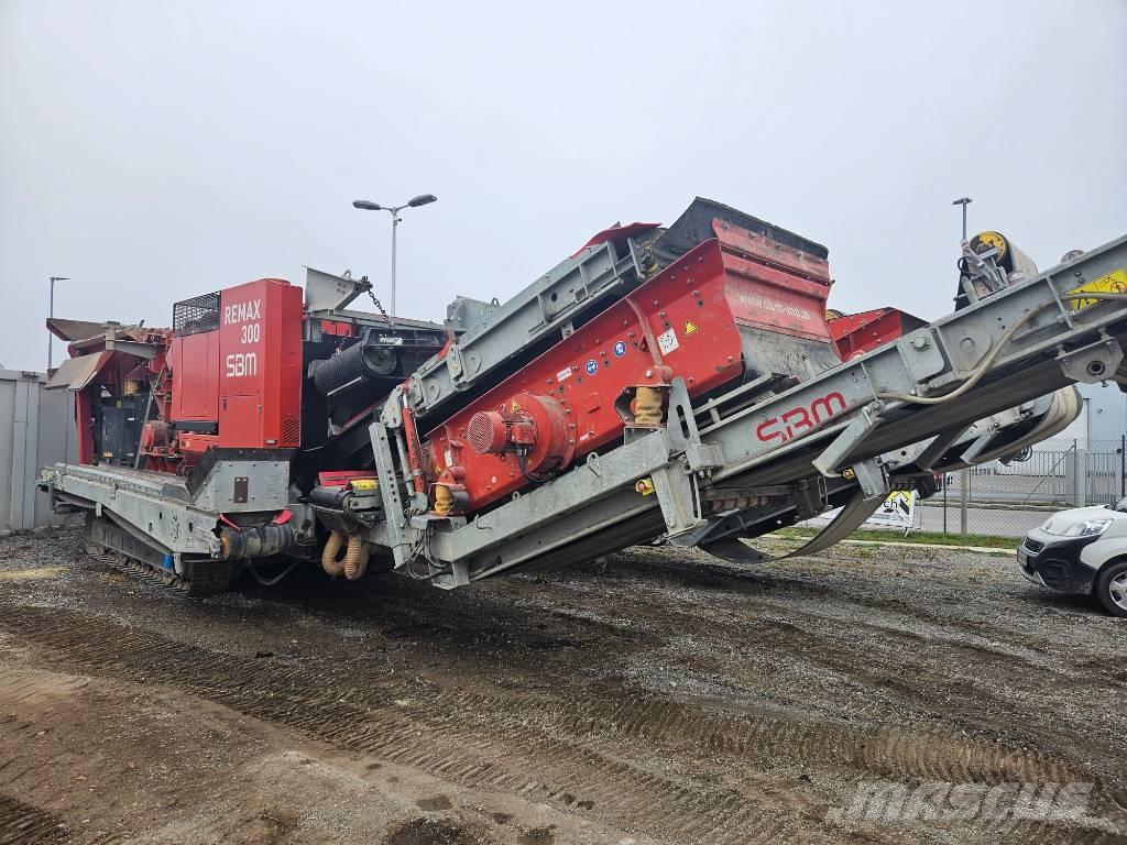 SBM Remax 300 Britadores móveis
