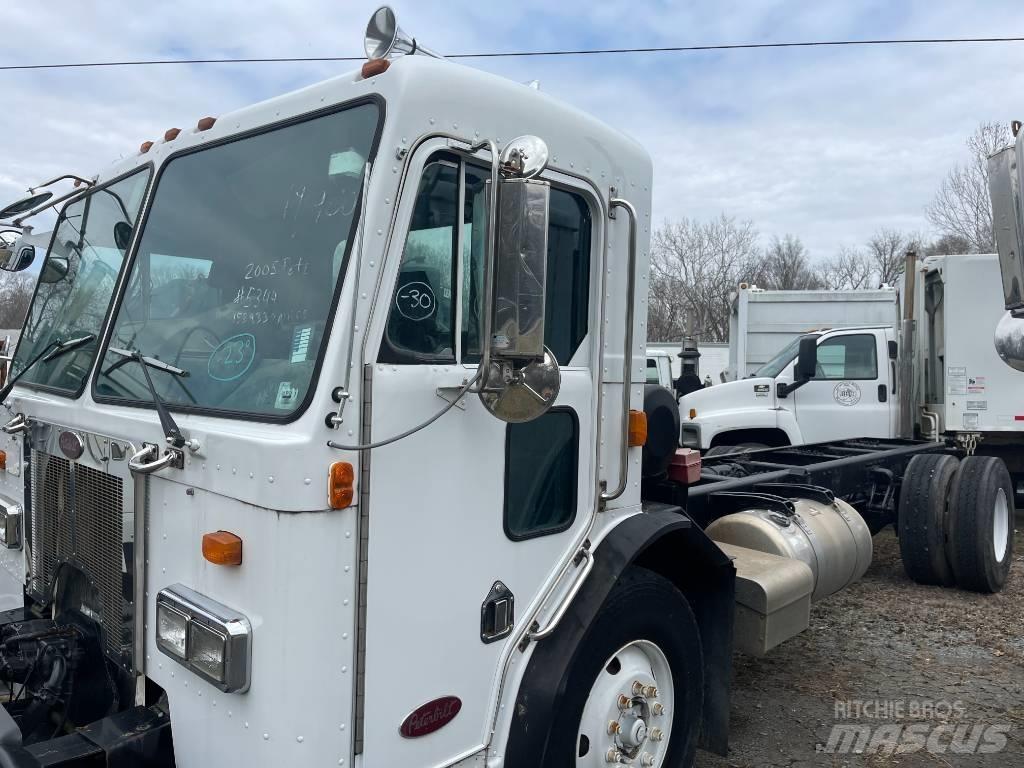 Peterbilt 320 Camiões de chassis e cabine