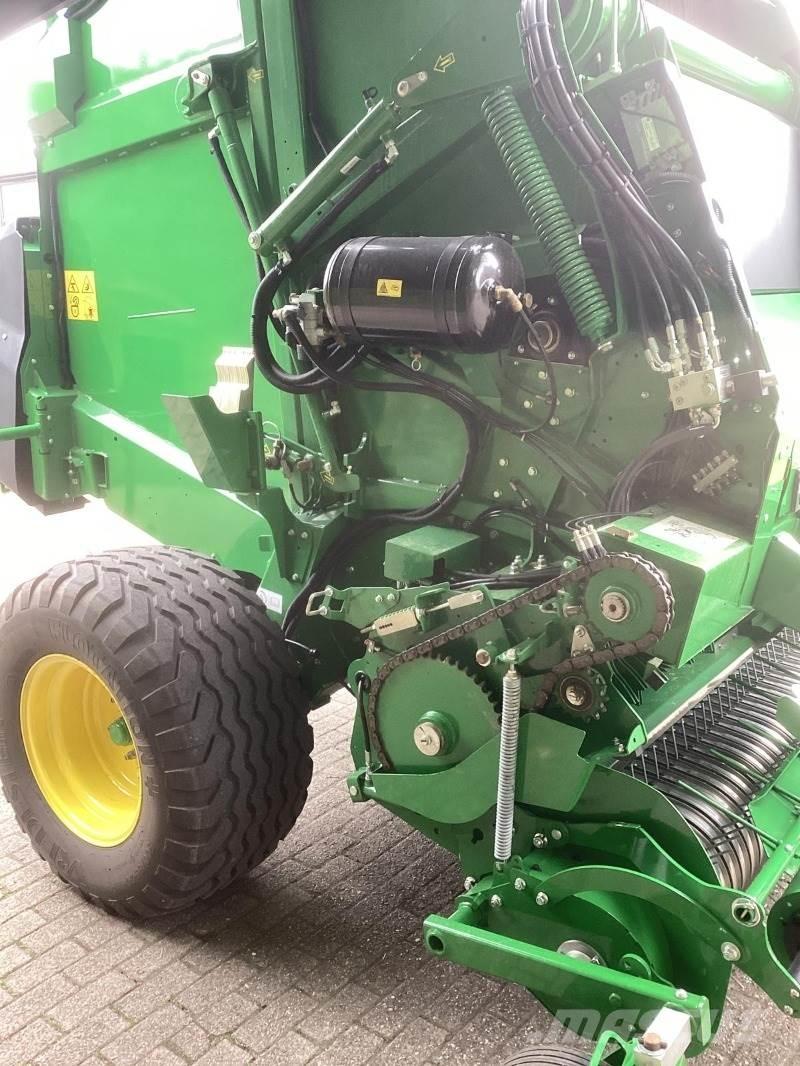 John Deere V461M Enfardadeira de rolos