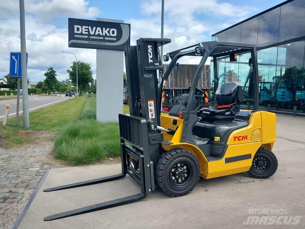 TCM FD25 E2  (*NEW) Empilhadores Diesel