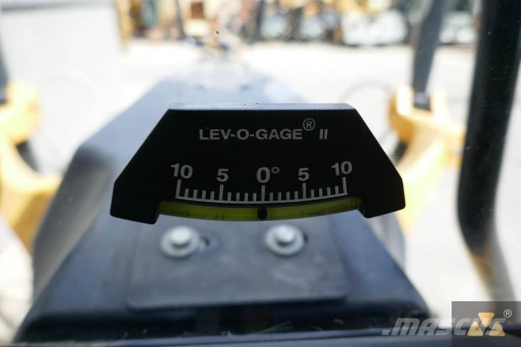 CAT 12M2 AWD Motoniveladoras