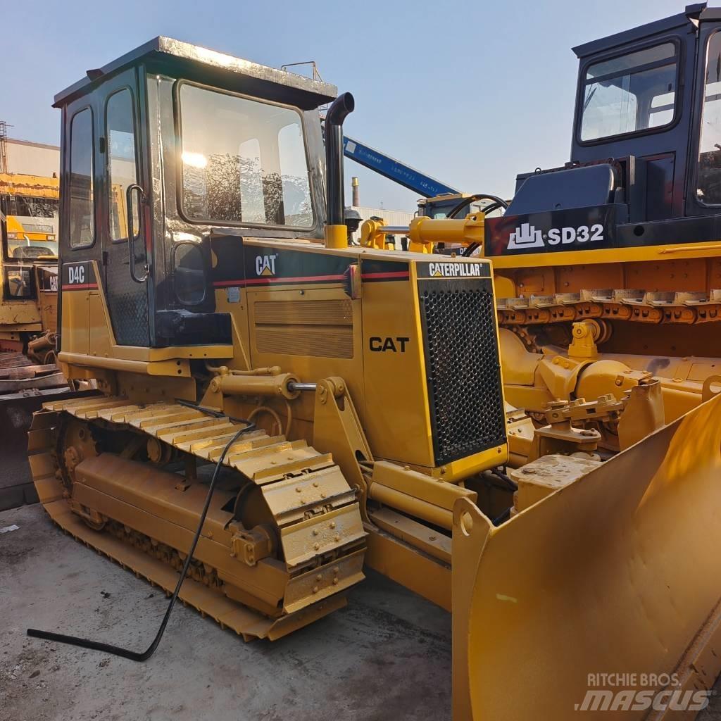 CAT D 4 C Dozers - Tratores rastos