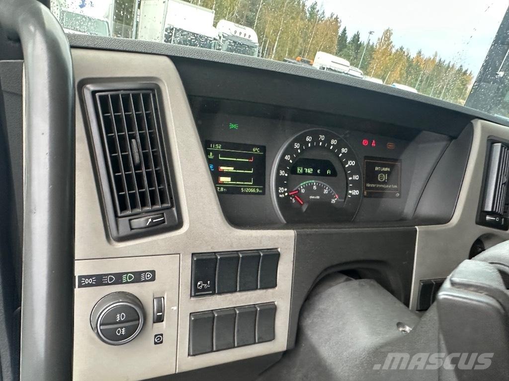 Volvo FM 11 330 Camiões de caixa fechada
