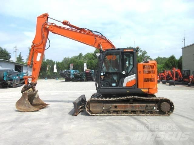 Hitachi ZX 135 US-7 Escavadoras de rastos