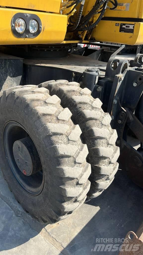 Komatsu PW 158-11 Escavadoras de rodas