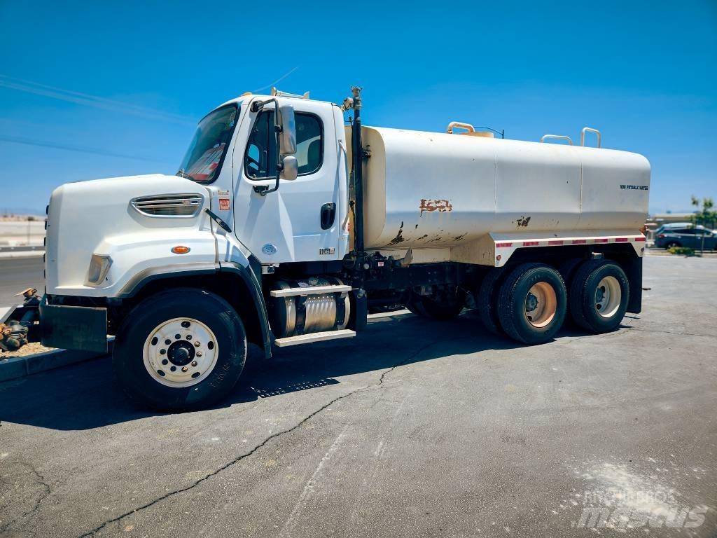 Freightliner 108 SD Auto-tanques