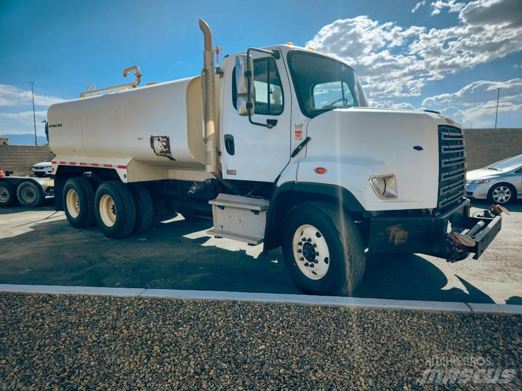 Freightliner 108 SD Auto-tanques