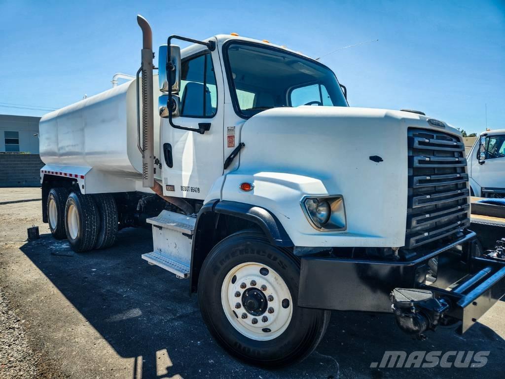 Freightliner 108 SD Auto-tanques
