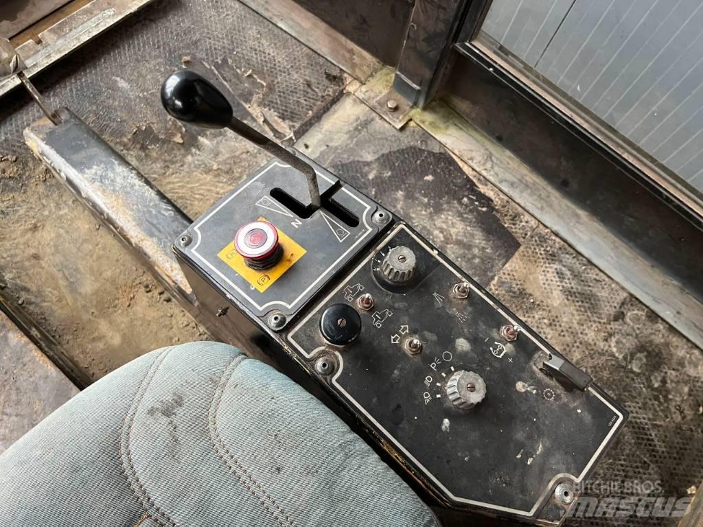 CAT PS300B Cilindros Compactadores de pneus