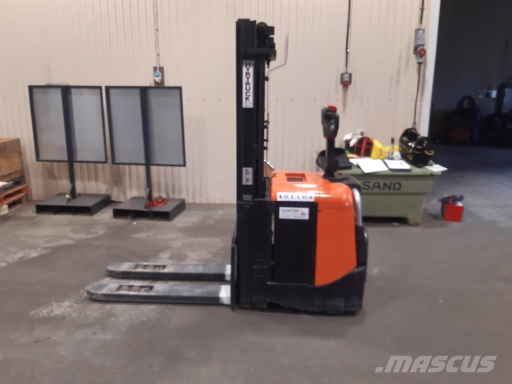 BT SPE125L Self propelled stackers